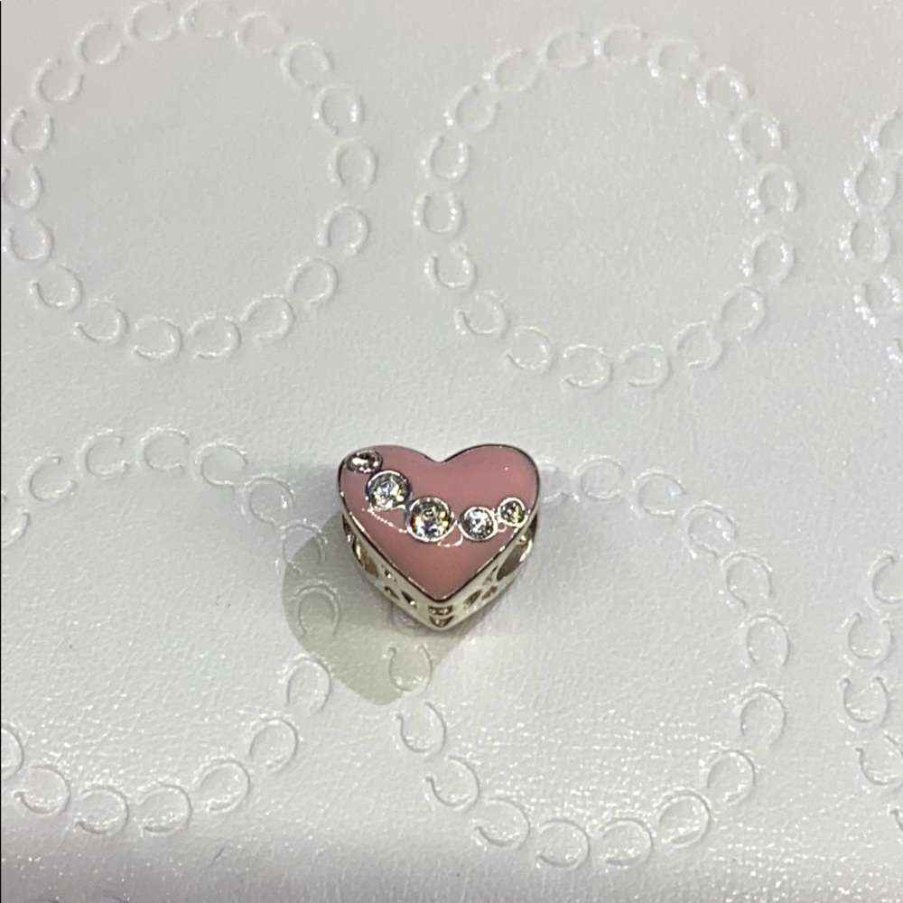 💎Chamilia pink cubic heart💎